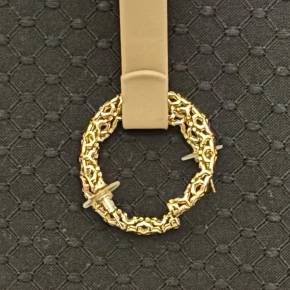 Kendra Scott Maggie Medium Gold Hoop Earrings - Picture 2 of 2